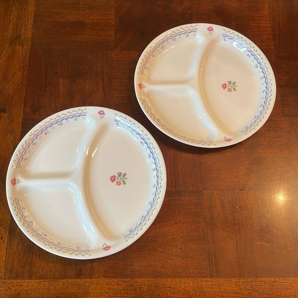 Corelle Dining Set Of 2 Corelle Corningware Divided Dinner Plates With Floral Design Poshmark